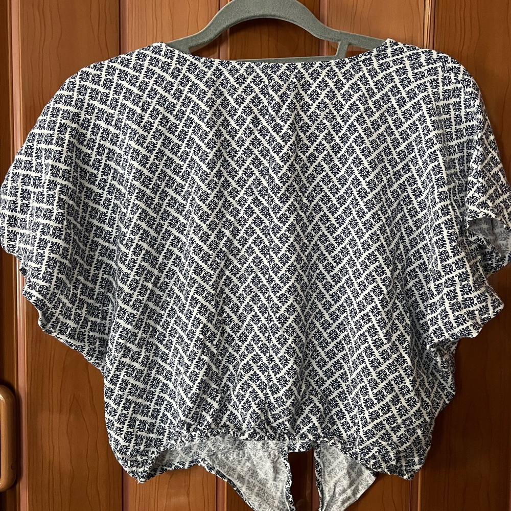 Blue and white comfy top